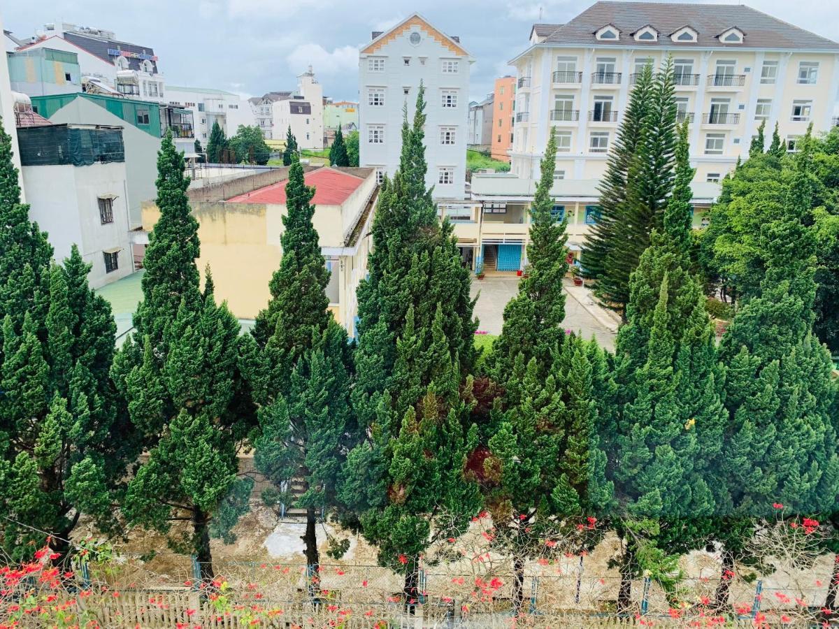 Khach San Xuan Quynh Hotell Dalat Exteriör bild