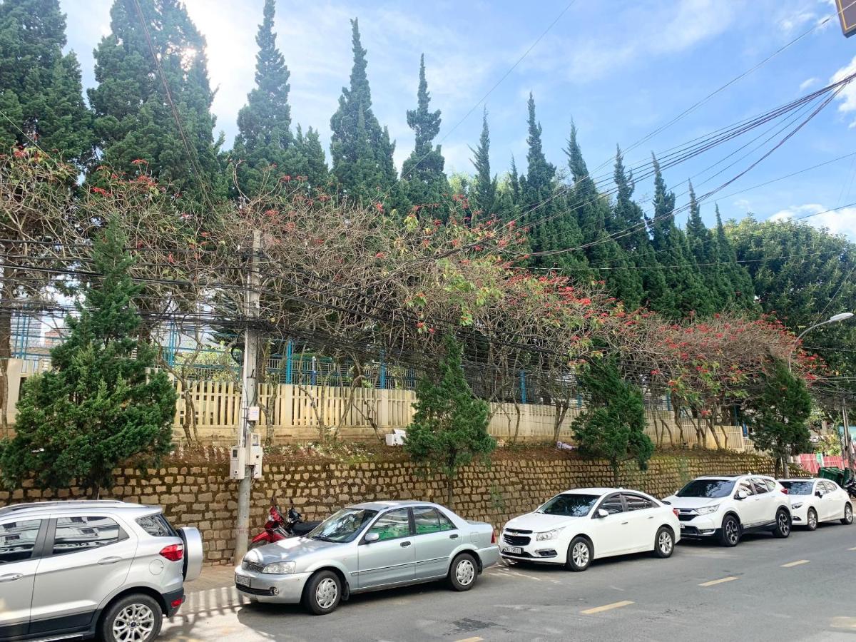 Khach San Xuan Quynh Hotell Dalat Exteriör bild